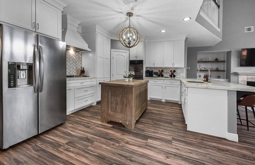 Atascocita House | 7-BR Lakeside Bliss Pool & Spa 30 Mins Downtown SG1