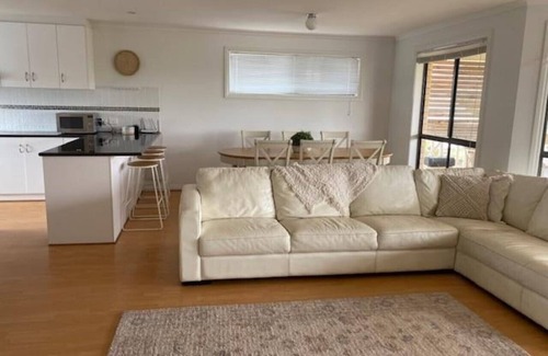 Hayborough House | 7 Butterfly Crt, Hayborough