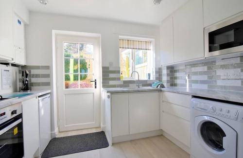 Charmouth House | 7 DOUBLE COMMON, family friendly, with a garden in Charmouth