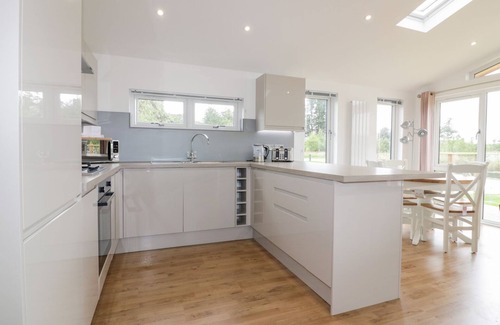 Dobwalls Cottage | 7 MEADOW RETREAT, family friendly, luxury holiday cottage in Dobwalls