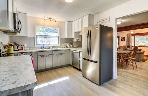 Dayton House | 7 Mi to Bighorn Nat’l Forest: Dog-Friendly Home