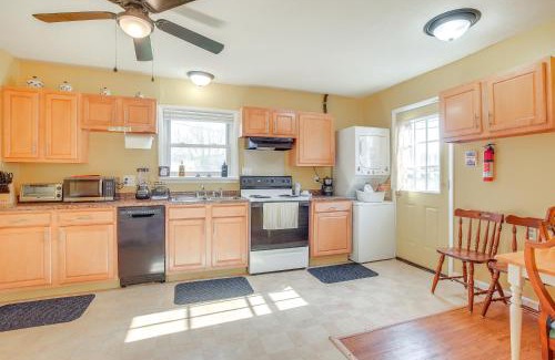 Kettering House | 7 Mi to Dtwn Dayton Home in Kettering with Yard