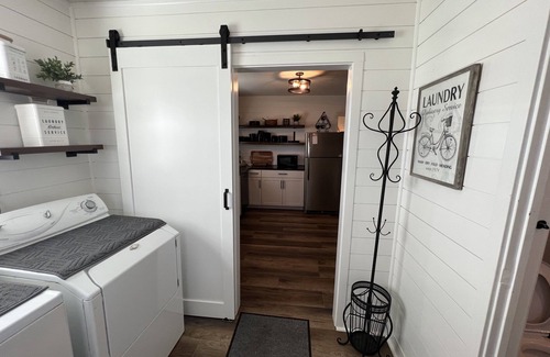 Noblesville House | 7 mi to Grand Park, 1 mi to Mustard Seed, 5 min to downtown Noblesville!
