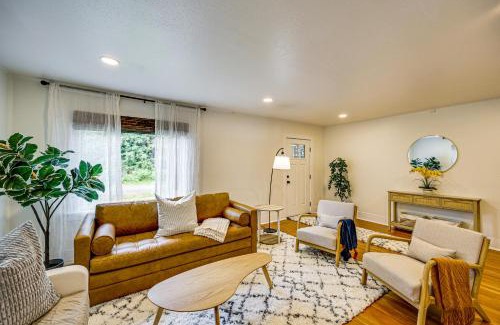 Ashford House | 7 Mi to Mt Rainier NP Home with Private Hot Tub!