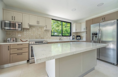 Tamarindo House | 7 miles to Tamarindo beach/pool/Mountain view/private/pet friendly/all amenities