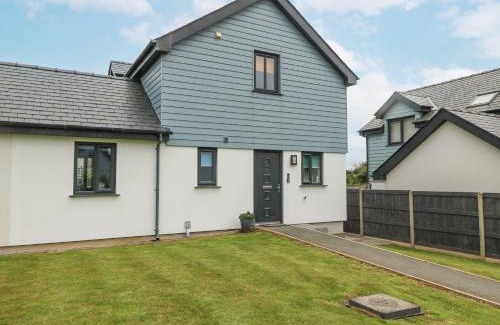 Brynteg House | 7 Parc Delfryn