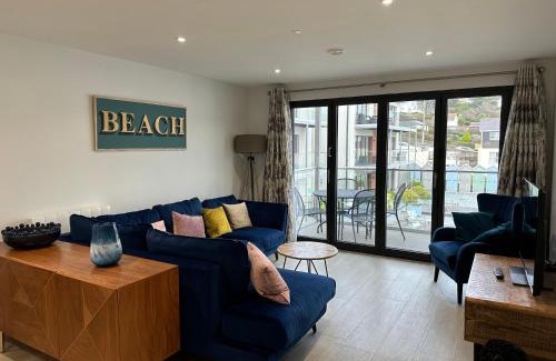 Mortehoe Apartment | 7 Putsborough - Luxury Apartment at Byron Woolacombe, only 4 minute walk to Woolacombe Beach!