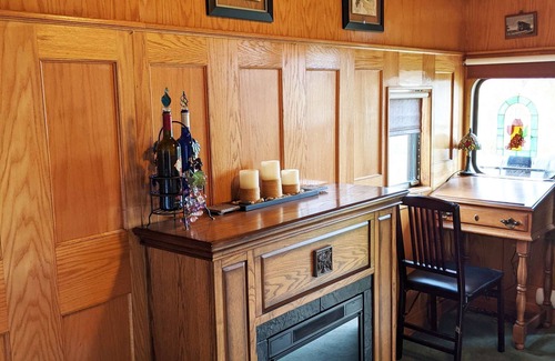 Sequim Hotel | 7 Themed Cabooses - Pet Friendly