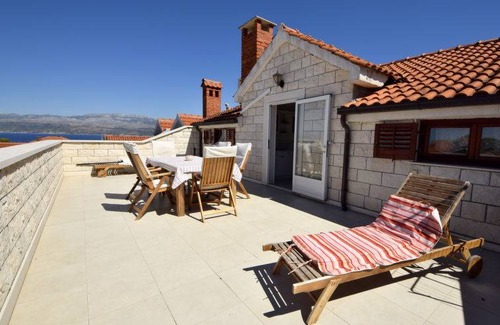 Supetar Apartment | 70 m² Apartment ∙ 2 bedrooms ∙ 6 guests