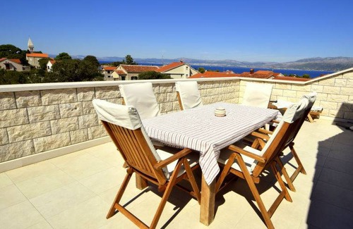 Supetar Apartment | 70 m² Apartment ∙ 2 bedrooms ∙ 6 guests