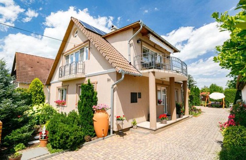 Balatonszemes Apartment | 70 m² Apartment ∙ 2 bedrooms ∙ 5 guests