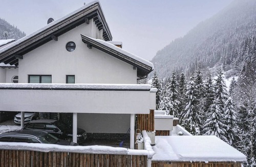 See Apartment | 70 m² Apartment ∙ 2 bedrooms ∙ 5 guests