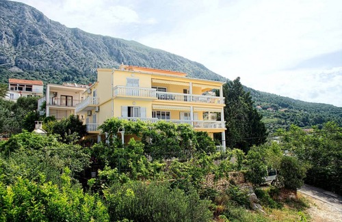 Zivogosce Apartment | 70 m² Apartment ∙ 2 bedrooms ∙ 6 guests