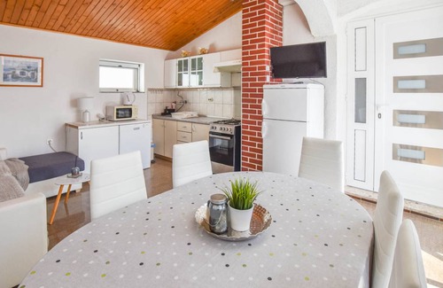 Pakostane Apartment | 70 m² Apartment ∙ 2 bedrooms ∙ 6 guests