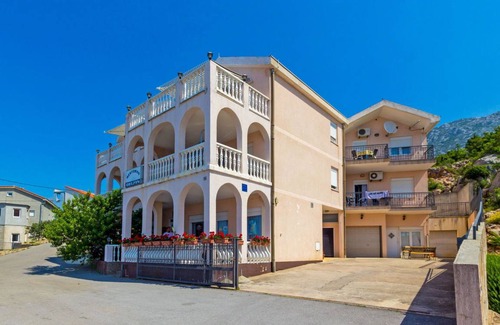 Cesarica Apartment | 70 m² Apartment ∙ 3 bedrooms ∙ 6 guests
