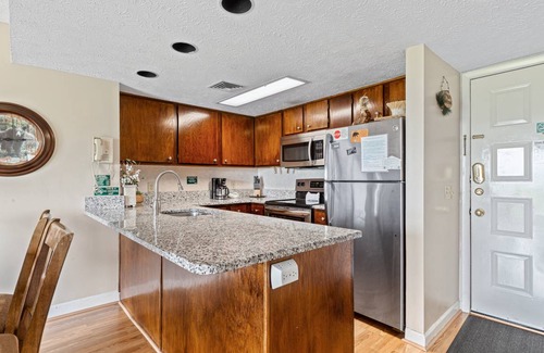 Gatlinburg - Pigeon Forge Condo | 70 m² Condo ∙ 2 bedrooms ∙ 6 guests
