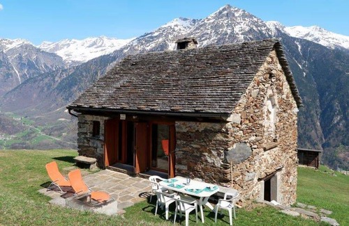 Acquarossa House | 70 m² House ∙ 2 bedrooms ∙ 6 guests