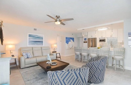 Siesta Key Condo | 704S Crescent Arms- Full Gulf Front & Beautifully Remodeled- 1 Week MIN