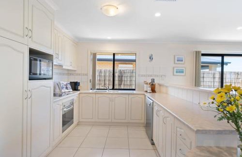 Nangkita House | 71 Blanche Pde Hindmarsh Island - No Linen Included
