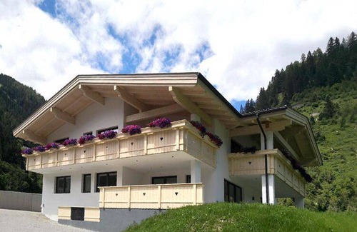 Neustift Im Stubaital Apartment | 72 m² Apartment ∙ 2 bedrooms ∙ 5 guests