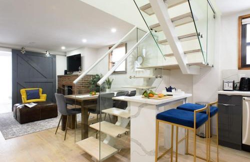 Upper East Side Apartment | 75-5D NEW Quality 3BR Duplex W&D Elevator
