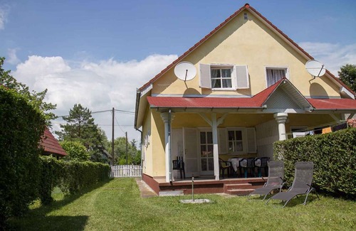 Balatonmariafurdo House | 75 m² House ∙ 2 bedrooms ∙ 5 guests