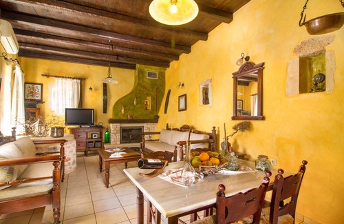 Samonas House | 75 m² House ∙ 2 bedrooms ∙ 4 guests