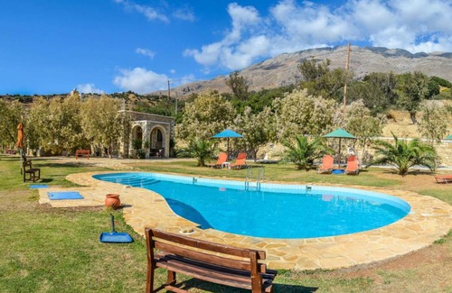 Triopetra House | 75 m² House ∙ 2 bedrooms ∙ 4 guests