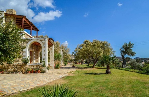 Triopetra House | 75 m² House ∙ 2 bedrooms ∙ 4 guests