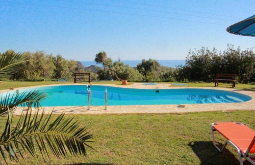 Triopetra House | 75 m² House ∙ 2 bedrooms ∙ 4 guests