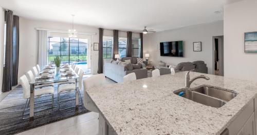 Loughman House | 7547OML-Solterra Resort