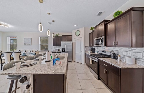 Loughman Cottage | 7659 Oakmoss Loop