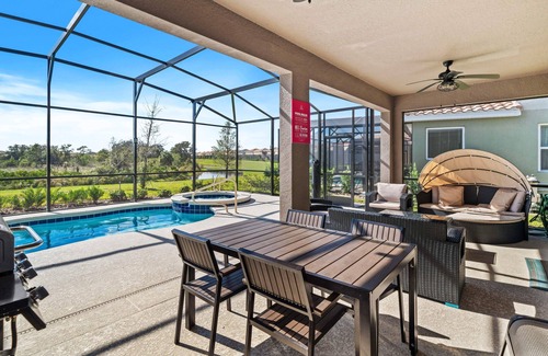 Loughman Cottage | 7659 Oakmoss Loop