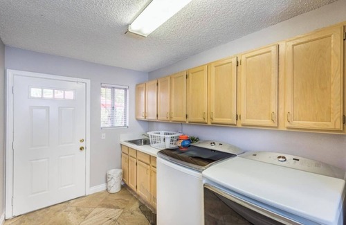 Paradise House | 777Rentals - 8BR/5BA - Palm Tree Paradise