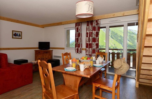 Saint-Sorlin-d'Arves Apartment | 79 m² Apartment ∙ 3 bedrooms ∙ 10 guests