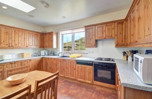 Ardroil Cottage | 7A ARDROIL, pet friendly, with open fire in Uig Isle Of Lewis