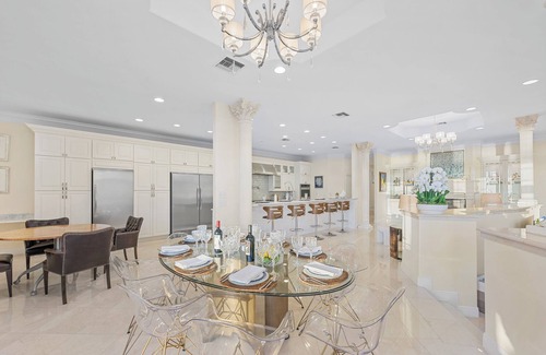 Palm Beach - West Palm Beach House | 7BR Downtown Waterfront Mansion with Heated Pool + Spa!