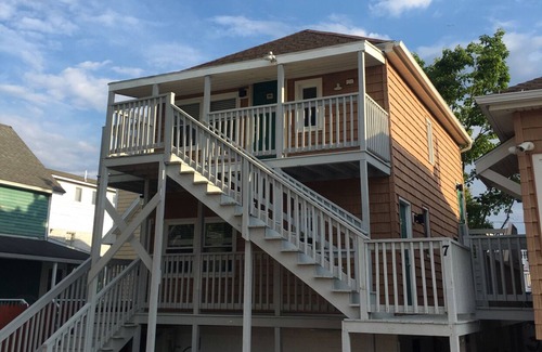 Old Orchard Beach Apartment | 7C -Convenient & Carefree-Sand in 60 Seconds -Huge Patio-Parking for 2 Cars
