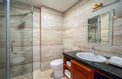 Ngu Hanh Son Hotel | 7S Sunny Ocean Hotel & Spa nằm ở khu vực bãi biển Mỹ Khê thuộc thành phố Đà Nẵng