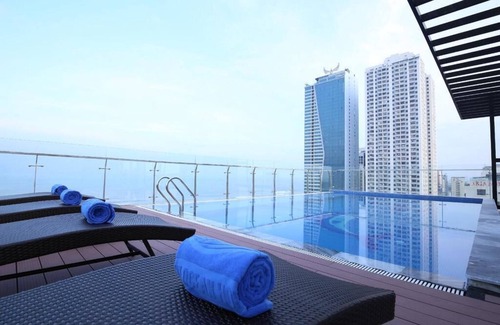 Ngu Hanh Son Hotel | 7S Sunny Ocean Hotel & Spa nằm ở khu vực bãi biển Mỹ Khê thuộc thành phố Đà Nẵng