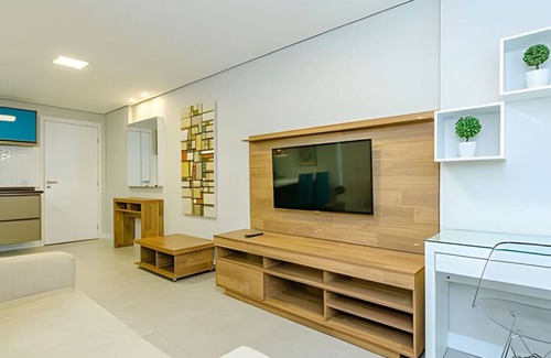 Reboucas Apartment | 7Th Avenue, 1-bedroom luxury apartment with air conditioning and garage.