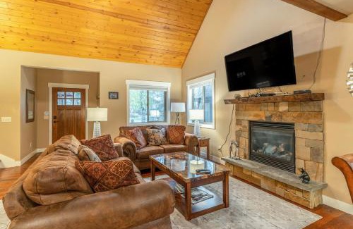 Columbia Falls House | 7th Fairway Getaway