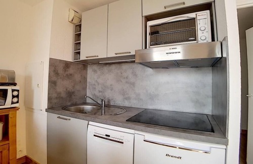Reberty Apartment | 7th floor, balcony, tv, ski locker, 37m², Les Menuires