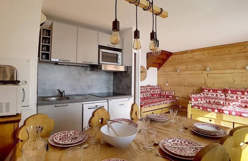 Reberty Apartment | 7th floor, balcony, tv, ski locker, 37m², Les Menuires