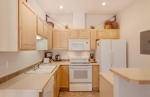 Breckenridge House | 7th Nt Free! Sunny End Unit. Fireplace, Patio, BBQ. Close to Shuttle/Gondola