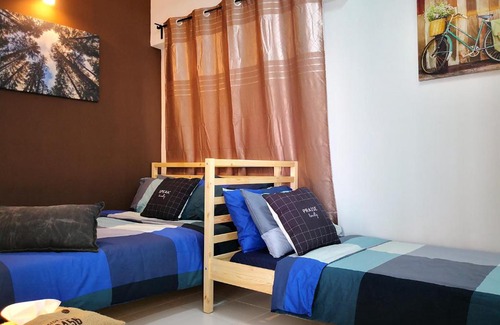 Puchong Apartment | 8-10 Pax 2 Parking 5Min LRT Puchong Setiawalk near IOI Mall