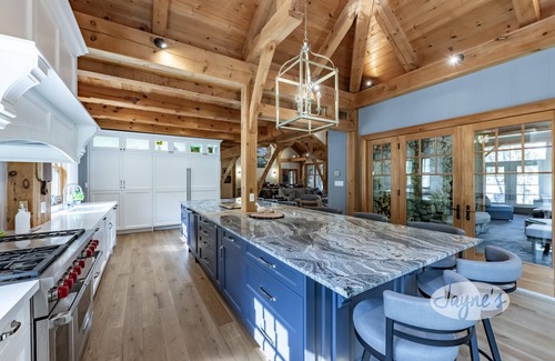 Port Carling Cottage | 8 bed 7 bath renovated cottage on South Lake Joseph! Shallow, sandy walk in!