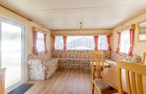 Clacton-on-Sea House | 8 berth caravan at Martello Beach Holiday Park near Clacton-on-Sea ref 29113G