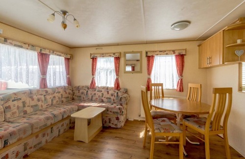 Clacton-on-Sea House | 8 berth caravan at Martello Beach Holiday Park near Clacton-on-Sea ref 29113G