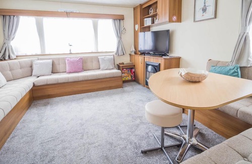 Clacton-on-Sea House | 8 berth caravan at Highfield Grange nearby Clacton-on-Sea ref 26270E